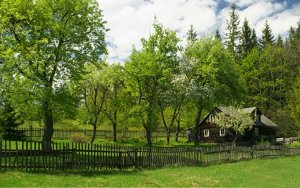 Nahorů a dolů: Skalka a Tetřev na kole Nahorů a dolů: Skalka a Tetřev na kole